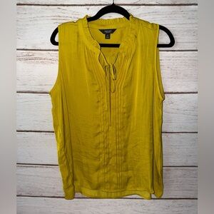 Simply Vera Vera Wang Mustard Sleeveless Blouse Size Medium Office Church School